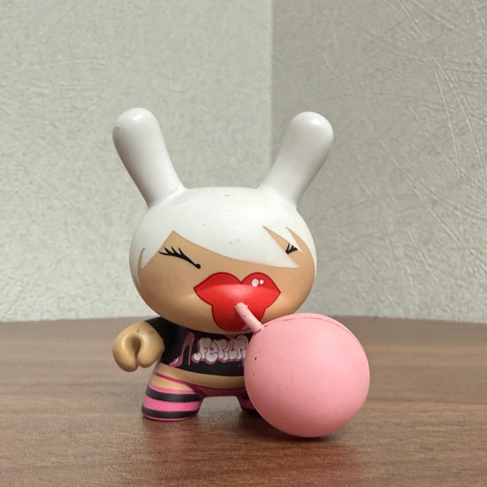 Tilt Bubblegum Girl Movable Figurine